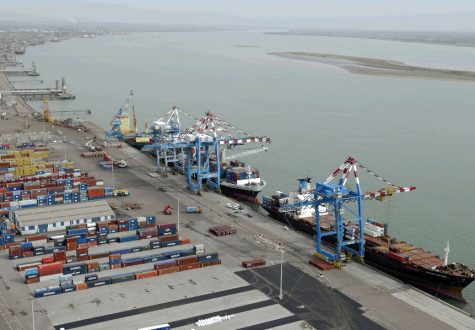 Un port et ses installations.